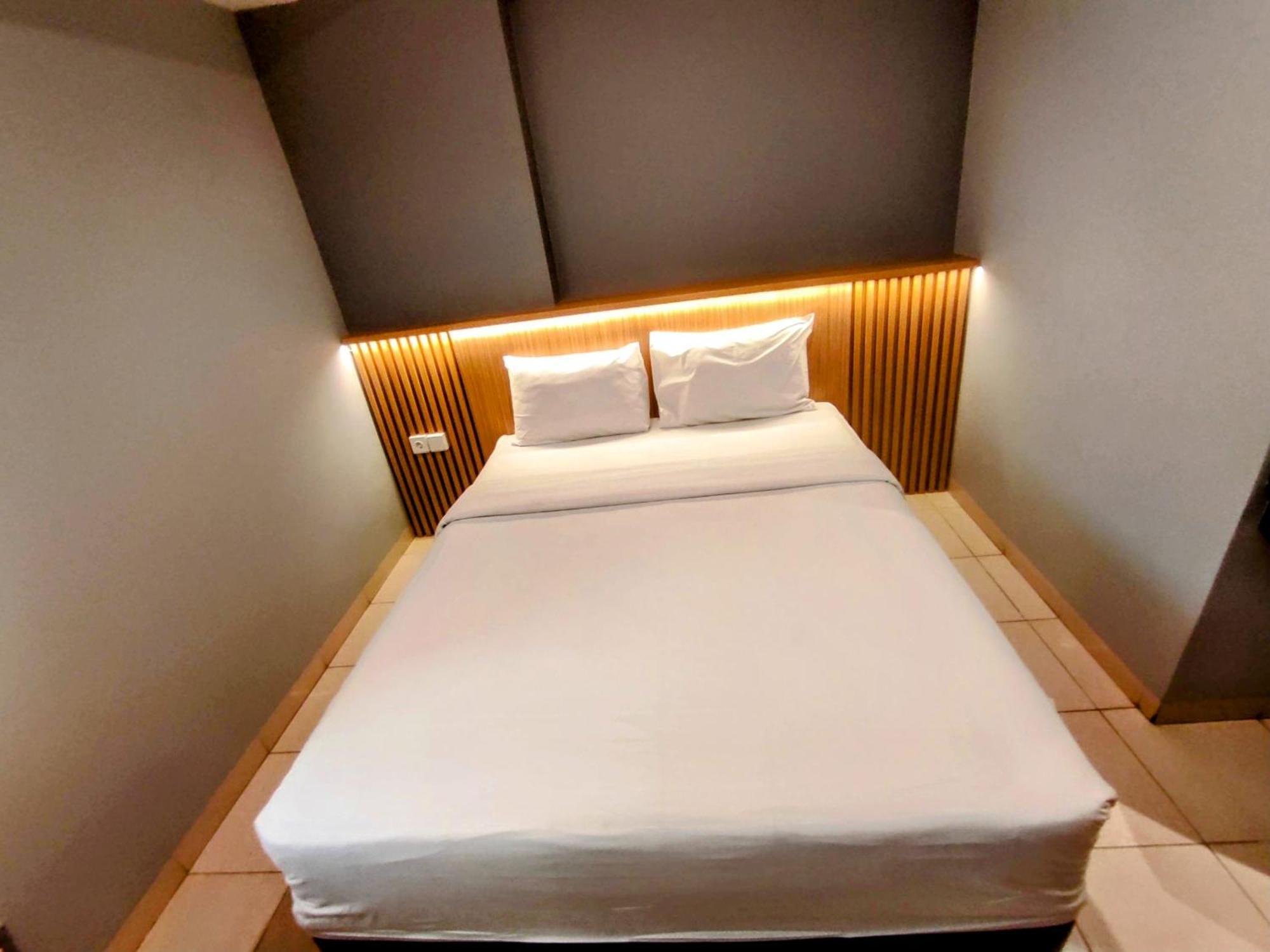One Thamrin Hotel 2*