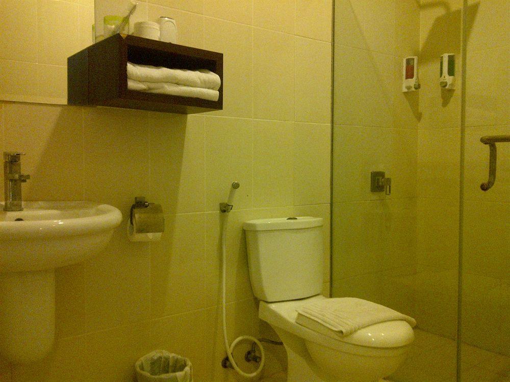 One Thamrin Hotel 2*